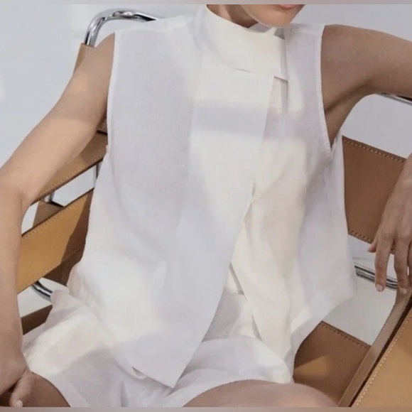 lunya Tops - Lunya White Sleeveless Top size Small NWT